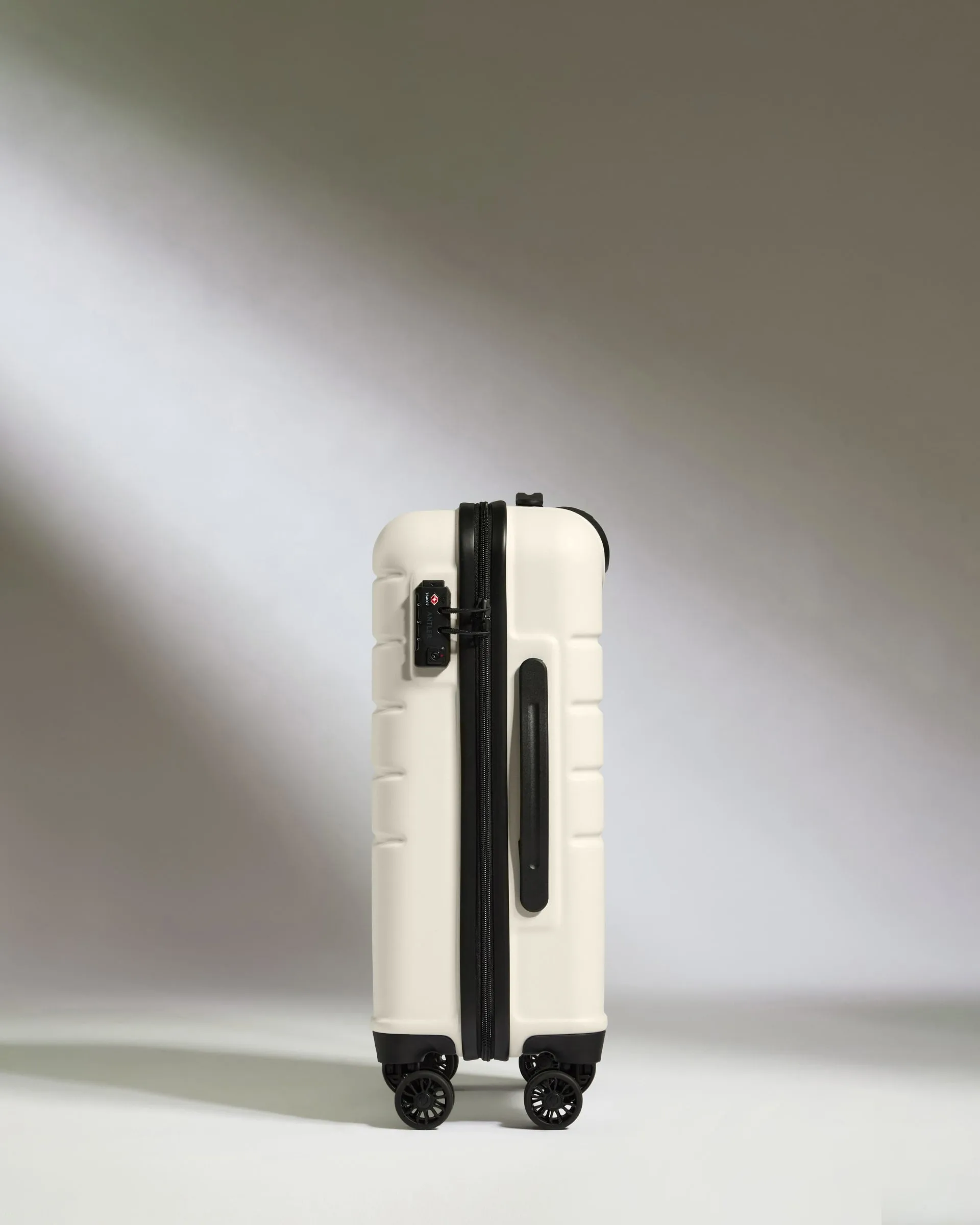 Cabin Suitcase in Arctic Grey - Logo