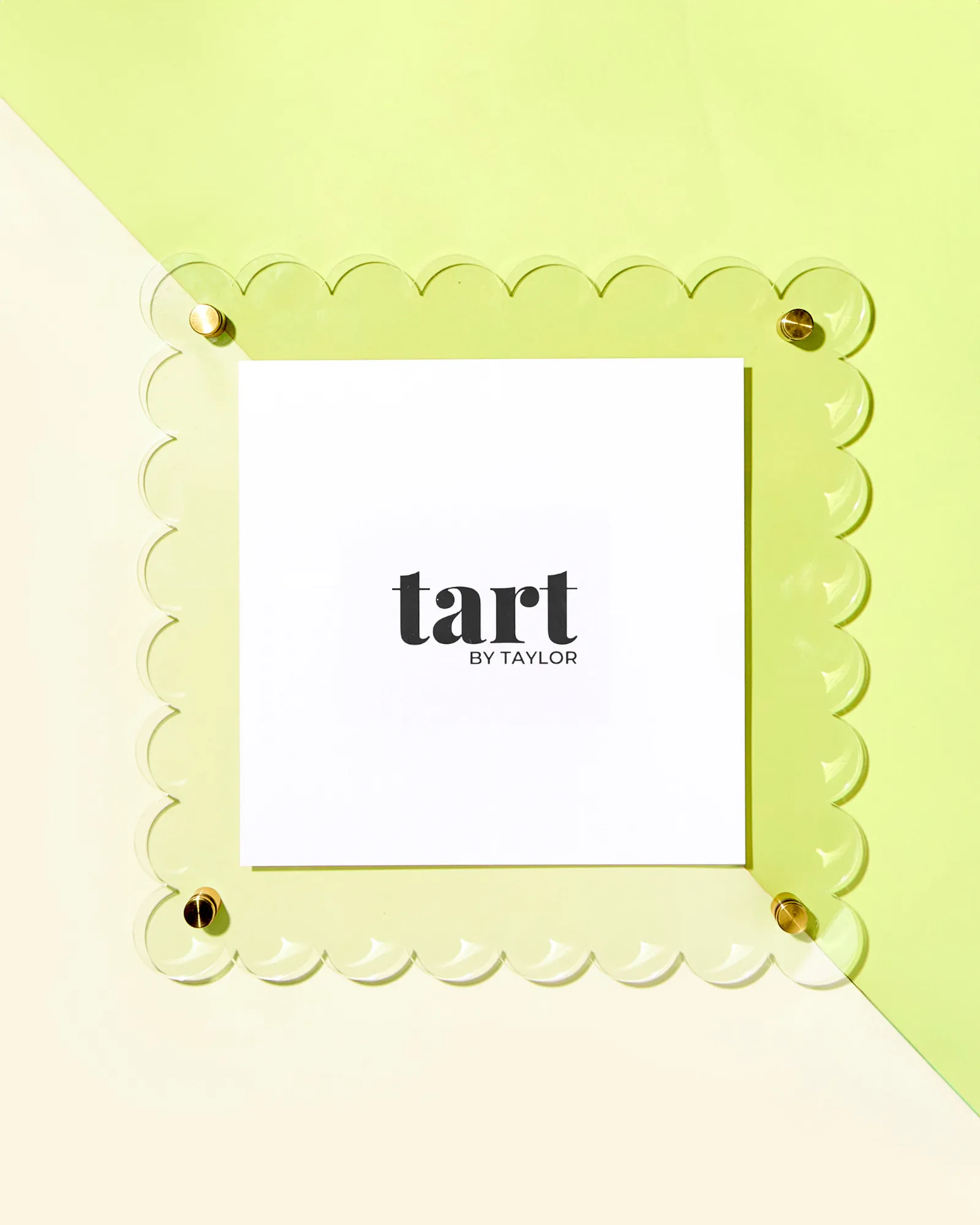 Classic Scallop Acrylic Floating Frame