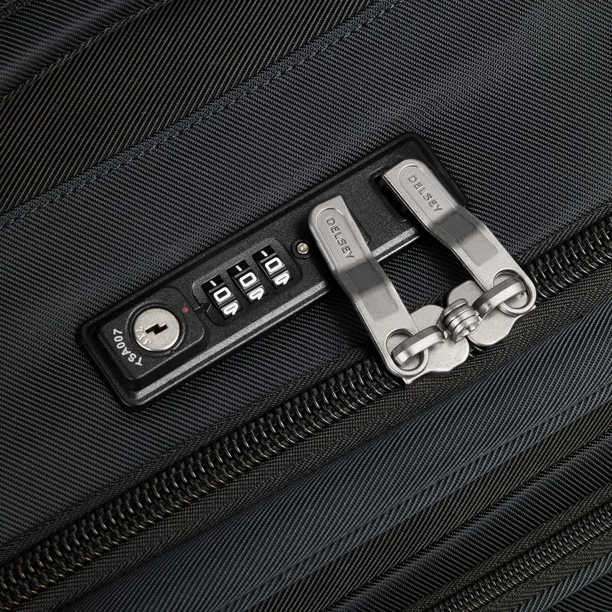 Delsey Sky Max 2.0 28" Expandable Spinner Upright
