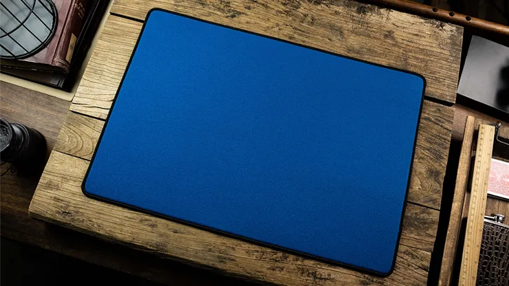 Sewn-Edge Basic Close-Up Pad (Blue) by TCC